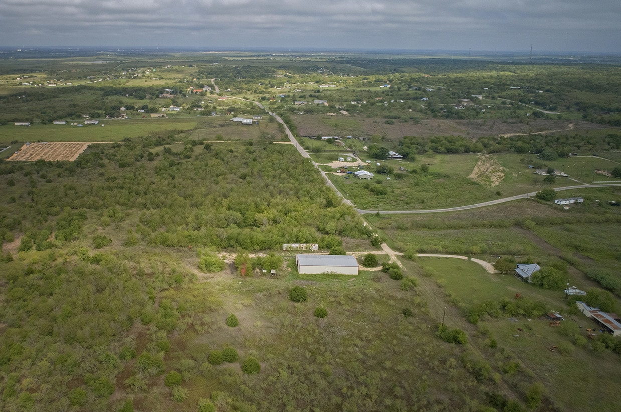 101 Petras Way, Niederwald, TX for sale Primary Photo- Image 1 of 15