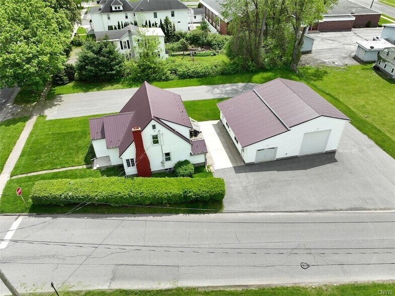 343 N Peterboro St, Canastota, NY à vendre - Photo principale - Image 1 de 1
