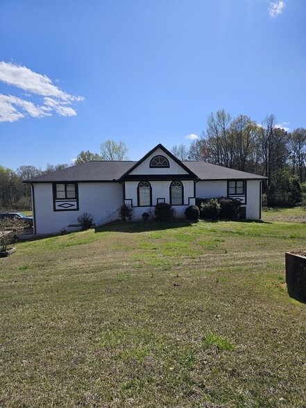 6485 Highway 124, Hoschton, GA à vendre - Photo du b timent - Image 1 de 5