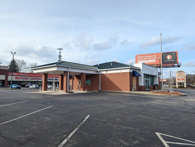 7910 Michigan Rd, Indianapolis, IN à louer - Photo du bâtiment - Image 3 de 3