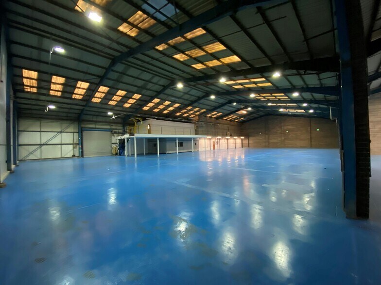 Armstrong Way, Yate à louer - Photo du bâtiment - Image 2 de 3