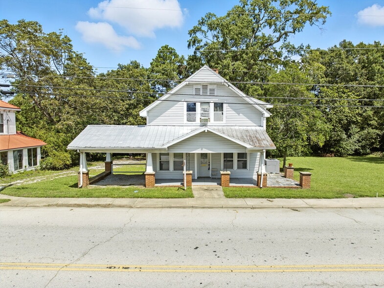 208 N Main St, Prosperity, SC for sale - Primary Photo - Image 1 of 20