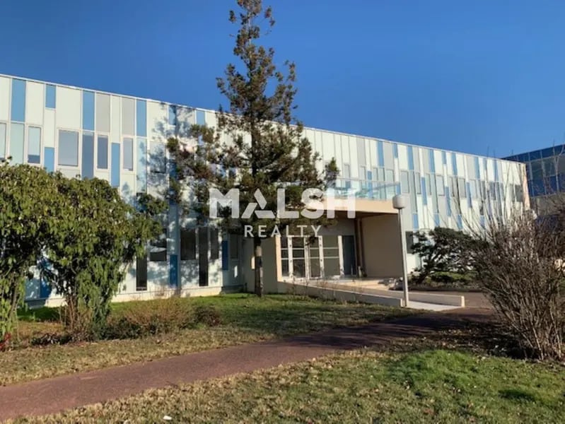 Office in Rillieux-la-Pape for lease Building Photo- Image 1 of 26