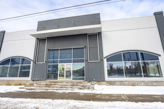 Plus de détails pour 1027 Notre Dame St, Embrun, ON - Commerce de détail à vendre