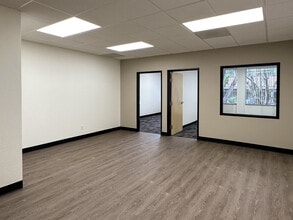 25195 SW Parkway Ave, Wilsonville, OR for lease Interior Photo- Image 1 of 8