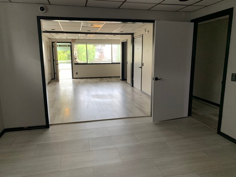 28677 Old Town Front St, Temecula, CA à louer - Photo intérieure - Image 2 de 7