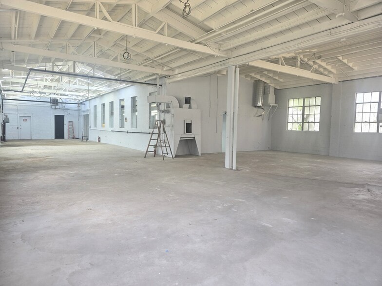 224 Glenwood Ave, Bloomfield, NJ for lease - Interior Photo - Image 1 of 14