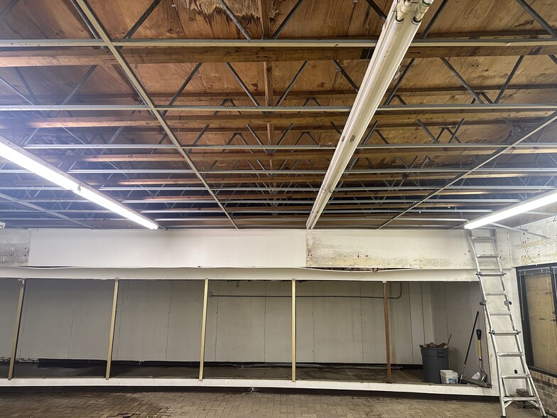 1136 E Grayson St, San Antonio, TX for lease - Building Photo - Image 3 of 19
