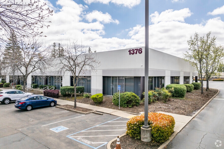 1376 Lead Hill Blvd, Roseville, CA for lease - Building Photo - Image 2 of 20