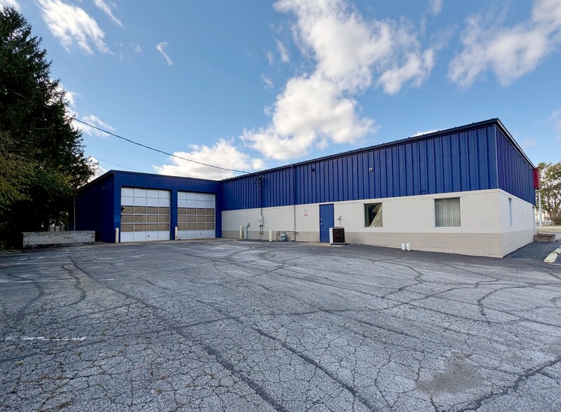 1155 E Main St, Plainfield, IN à vendre - Photo du bâtiment - Image 1 de 15