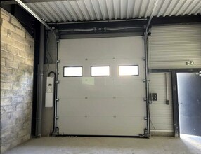 Flex in Épinay-sur-Seine for lease Interior Photo- Image 2 of 3