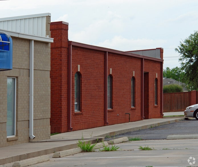 3823 84th St, Lubbock, TX à louer - Photo du bâtiment - Image 2 de 2