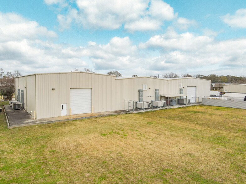 205 Marcon Dr, Lafayette, LA à vendre - Photo du bâtiment - Image 2 de 34
