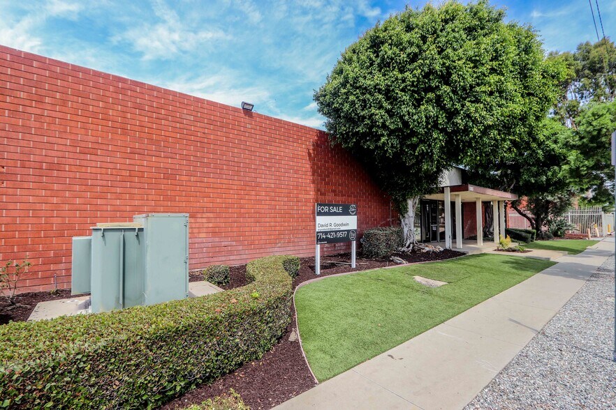 13813 S Main St, Los Angeles, CA for sale - Building Photo - Image 3 of 13