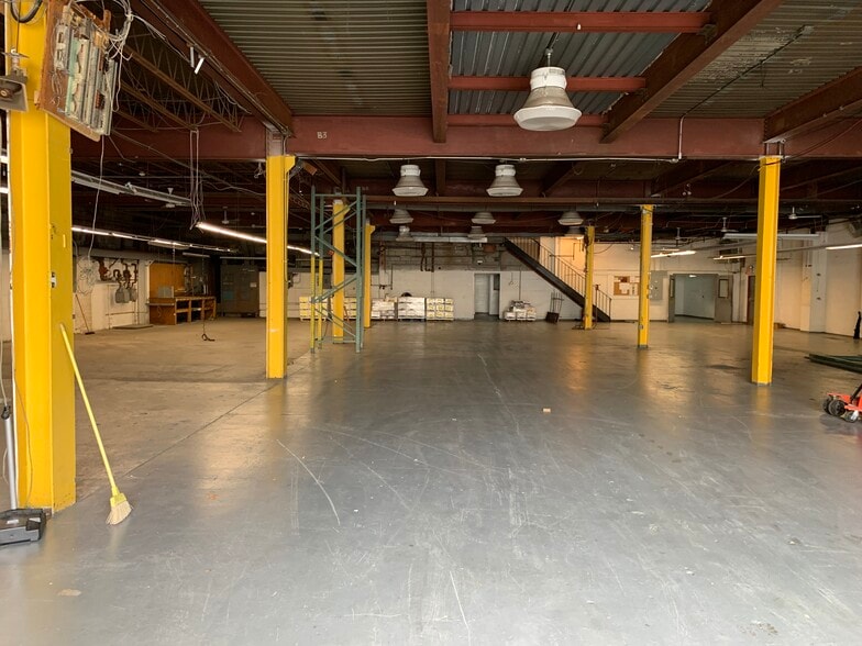 55 Lafayette Ave, North White Plains, NY à louer - Photo du bâtiment - Image 3 de 5