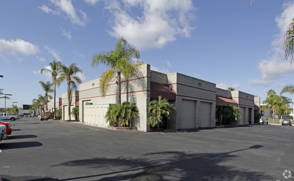 2588 Progress St, Vista, CA à louer - Photo du bâtiment - Image 3 de 12