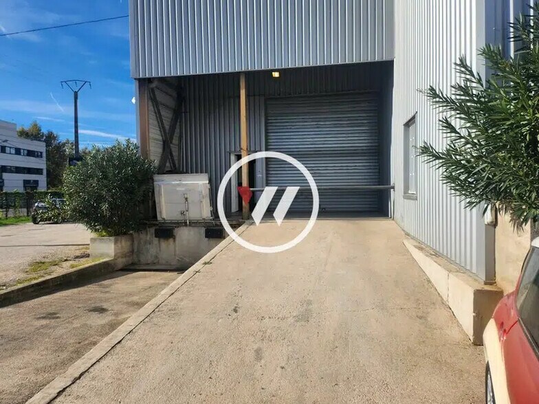 Flex dans Aubagne à louer - Photo du bâtiment - Image 2 de 4