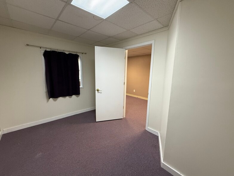 424 N Chestnut St N, Chaska, MN à louer - Photo du bâtiment - Image 2 de 10