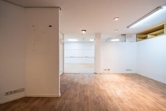 Plus de détails pour Multi-résidentiel à vendre