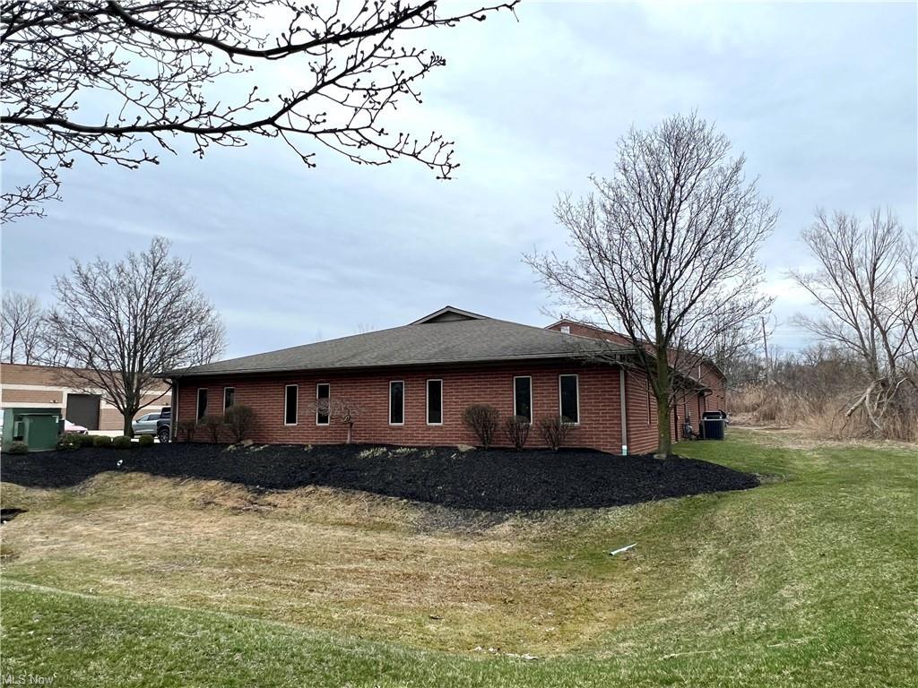 9436 Hamilton Dr, Mentor, OH for sale Primary Photo- Image 1 of 2