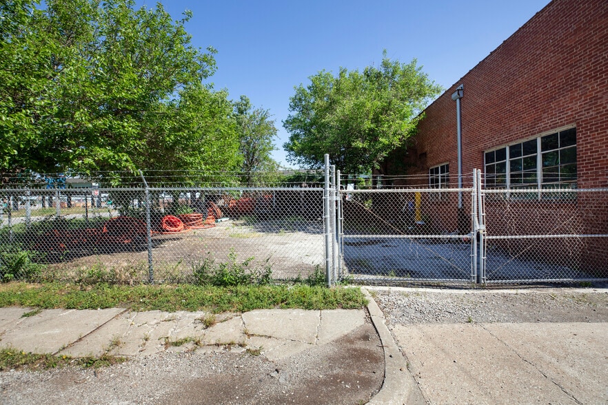 1512 W 14th St, Kansas City, MO for lease - Building Photo - Image 3 of 5