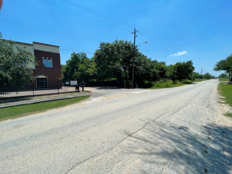 11511 N Garden St, Houston, TX à vendre - Photo du bâtiment - Image 1 de 23