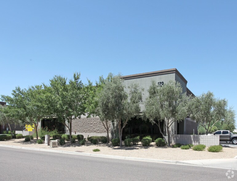 170 S William Dillard Dr, Gilbert, AZ à vendre - Photo du bâtiment - Image 3 de 4