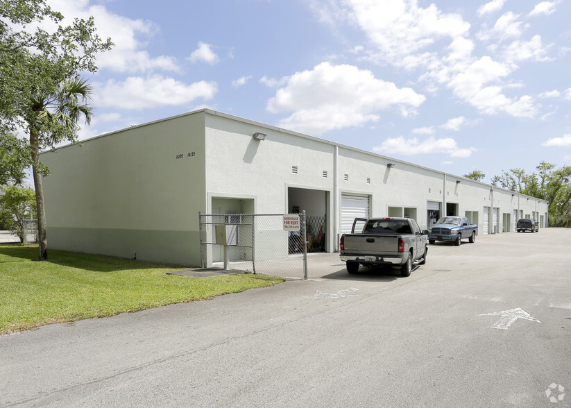 14105-14125 SW 139th Ct, Miami, FL for lease - Primary Photo - Image 3 of 7