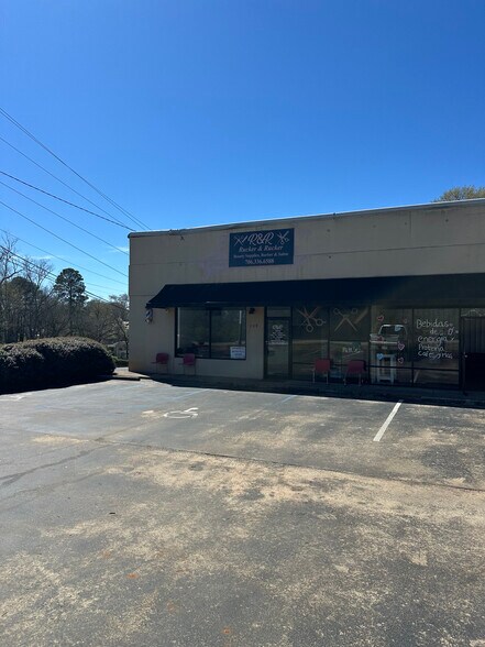 211 Homer Rd, Commerce, GA à louer - Photo du bâtiment - Image 2 de 9