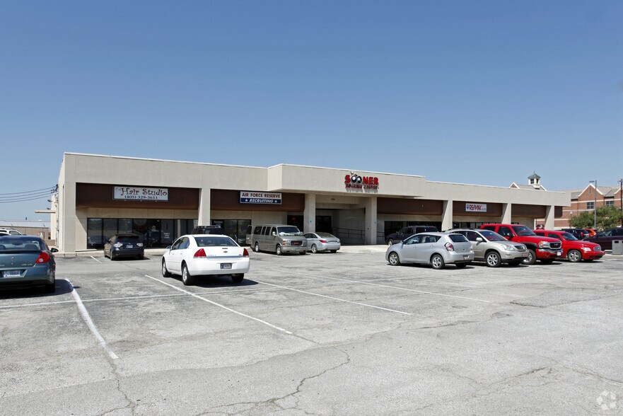 550 24th Ave NW, Norman, OK à louer - Photo du bâtiment - Image 1 de 4