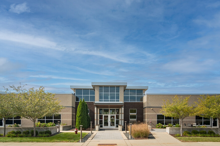 1117-1125 Deming Way, Madison, WI à louer - Photo du bâtiment - Image 1 de 12