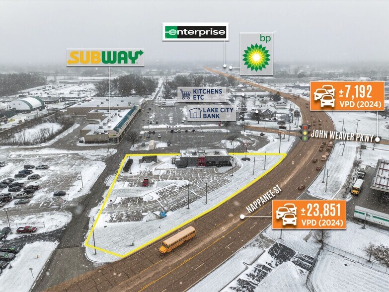 1248 N Nappanee St, Elkhart, IN à vendre - Photo du bâtiment - Image 3 de 16