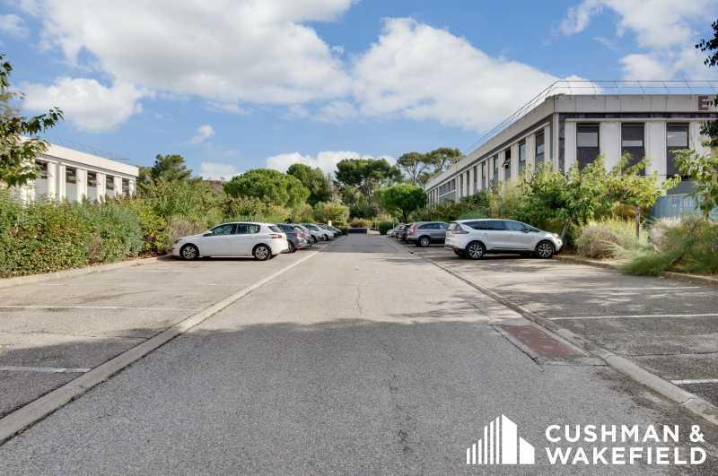 Chemin De La Bastide Blanche, Vitrolles à louer - Photo du bâtiment - Image 2 de 9
