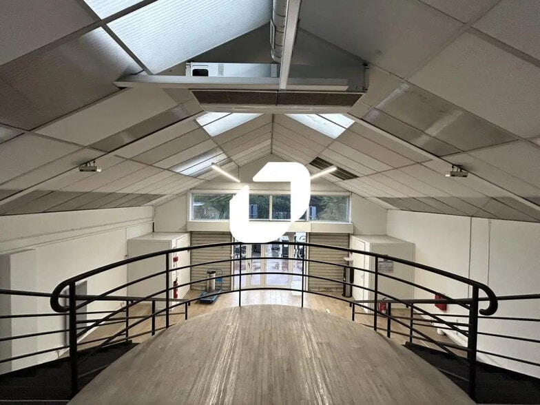 Bureau dans Joinville-le-Pont à louer - Photo intérieure - Image 2 de 10