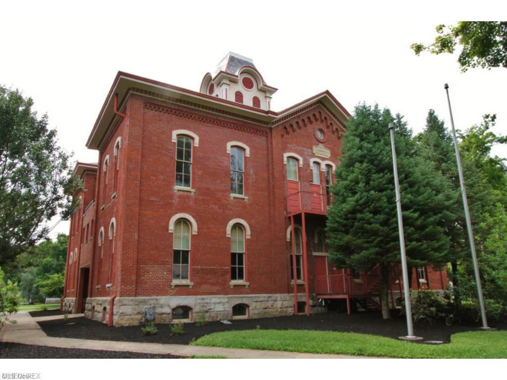 701-709 N Chestnut St, Dresden, OH à louer Photo du bâtiment- Image 1 de 1