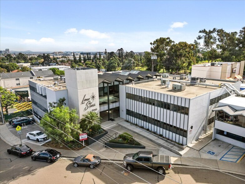 3065 Rosecrans Pl, San Diego, CA à louer - Photo du bâtiment - Image 2 de 26