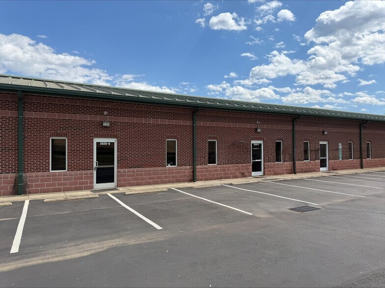 2020 Independence Commerce Dr, Matthews, NC à louer - Photo principale - Image 1 de 12