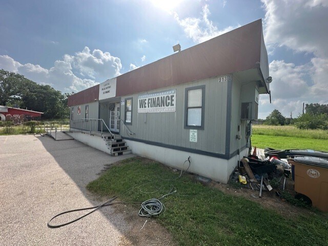 913 Montopolis Dr, Austin, TX for lease - Building Photo - Image 2 of 4