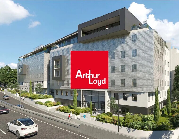 Retail in Marseille for lease - Building Photo - Image 1 of 12