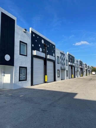 Plus de détails pour 13420-13432 NW 38th Ct, Opa Locka, FL - Industriel/Logistique à louer