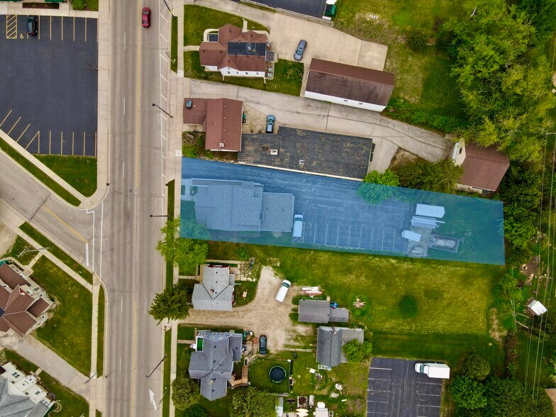 N90W16995 Appleton Ave, Menomonee Falls, WI à vendre - Photo du bâtiment - Image 3 de 17