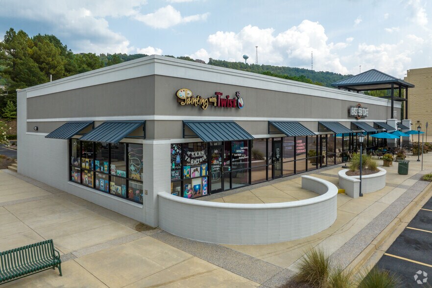 601-611 Doug Baker Blvd, Birmingham, AL for lease - Primary Photo - Image 1 of 9