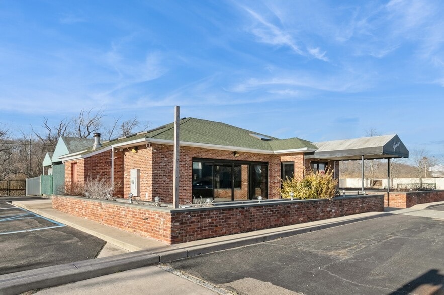 62375 Rt-25, Southold, NY for sale - Building Photo - Image 2 of 31