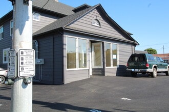 549 Albany Ave, Kingston, NY for lease Interior Photo- Image 2 of 17