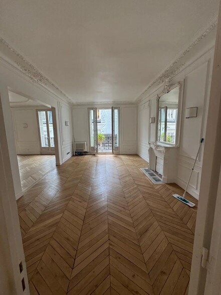 Bureau dans Paris à vendre - Photo du bâtiment - Image 3 de 6