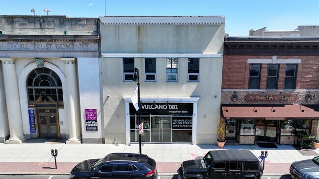 Plus de détails pour 43 N Village Ave, Rockville Centre, NY - Commerce de détail à vendre