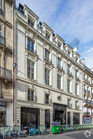 23 Rue Taitbout, Paris à louer - Photo du bâtiment - Image 2 de 12