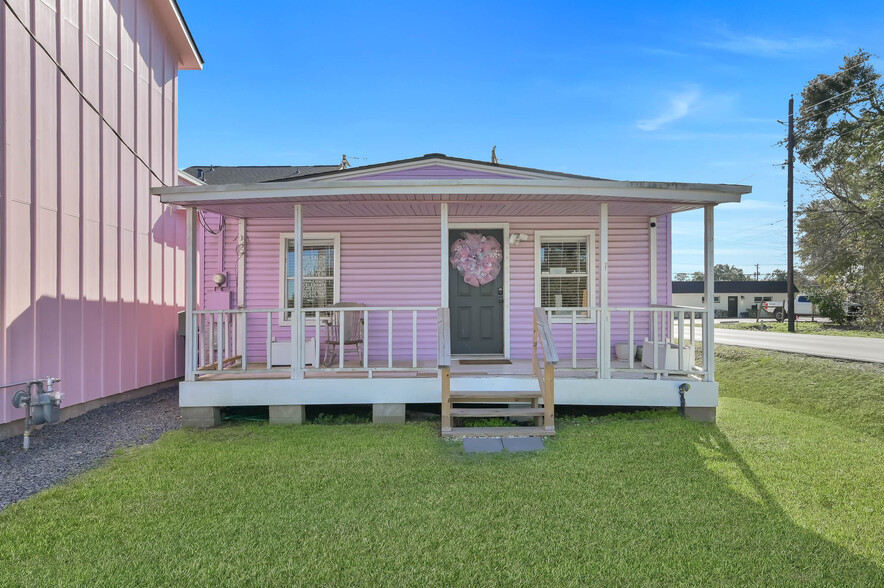 213 Houston St, Tomball, TX à louer - Photo principale - Image 1 de 19