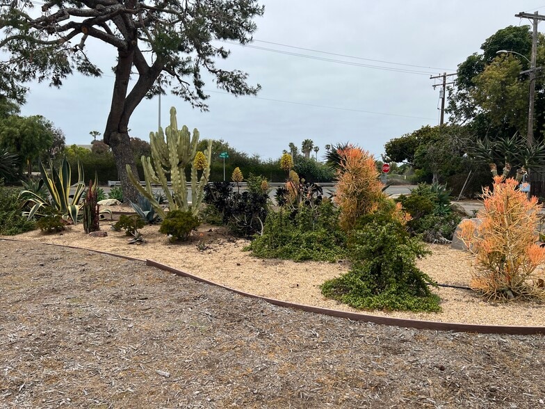 2808-2810 Pio Pico Dr, Carlsbad, CA à louer - Photo du bâtiment - Image 3 de 10