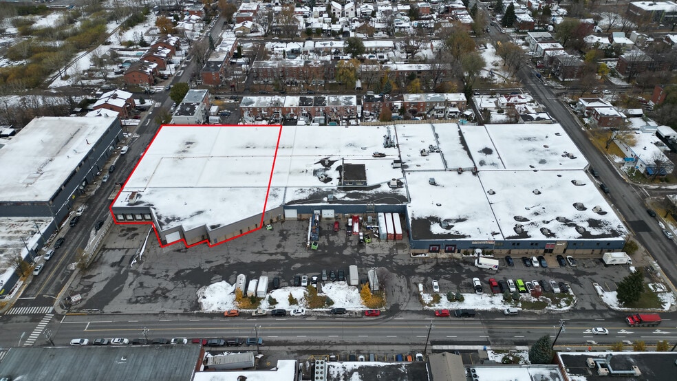 215 Av Marien, Montréal, QC à vendre - Photo du bâtiment - Image 2 de 16